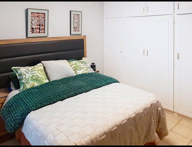 2 BEDROOM SECTIONAL TITLE FOR SALE IN SCOTTBURGH CENTRAL